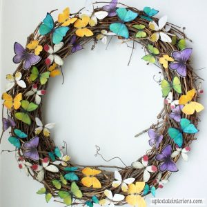 25 Beautiful DIY Spring Wreaths - these are great for Easter and Spring decor to brighten things up!