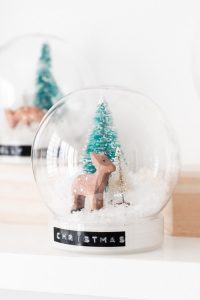 These gorgeous farmhouse style Christmas decor ideas are sure to make your home space look stunning and rustic this winter!