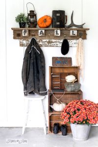 These simple ways to decorate for fall will have your home looking beautiful and cozy!