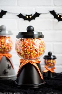 These easy Halloween decorations take 10 minutes or less! Have your home looking spooky in no time!