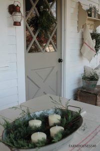 These stunning farmhouse style Christmas porches will inspire you to create beautiful farmhouse style decor of your own!