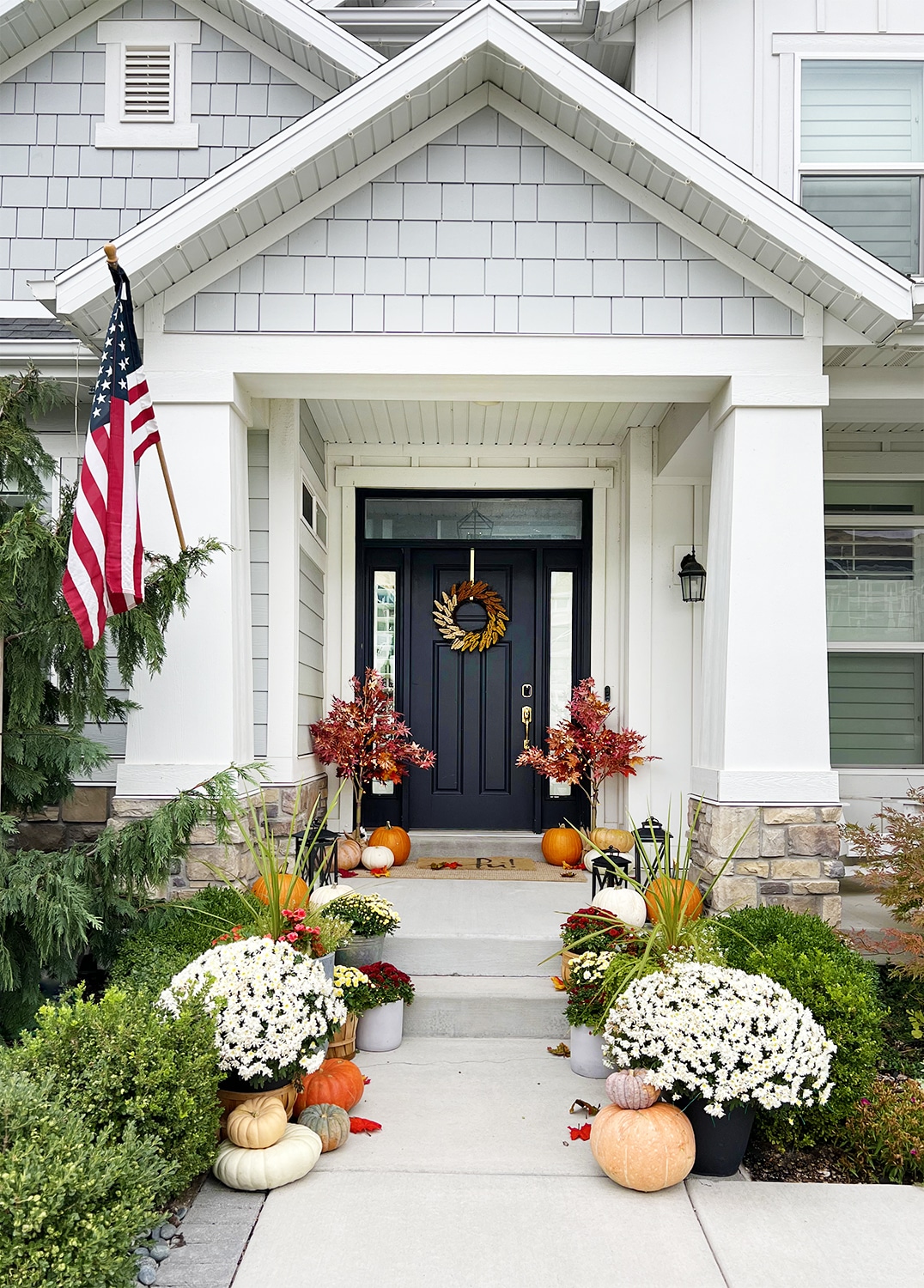 Fall Hay Bale Decorating Ideas: Porch Decor Tips!